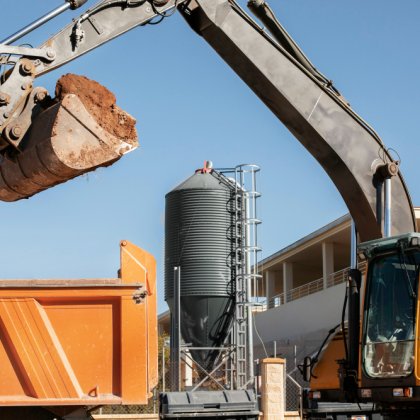 Baumaschinen & Industrie