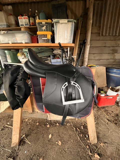 Springsattel 17,5 Caperlan 5