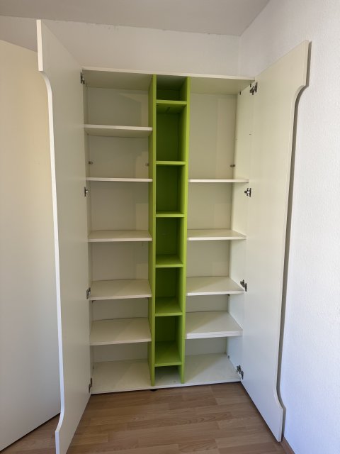 Eckschrank 3