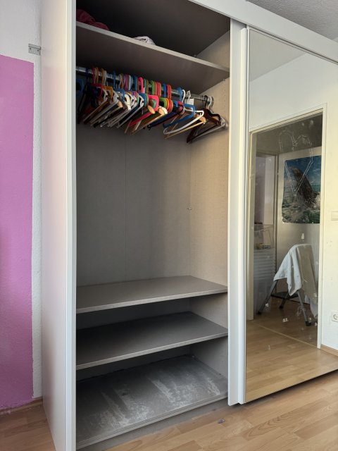 Schwebetürenschrank