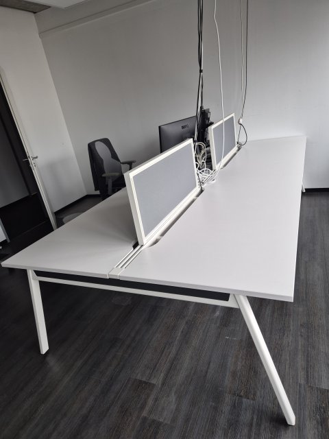 Schreibtischgruppe 12