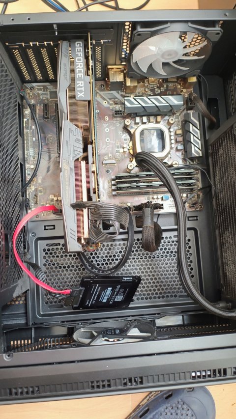 Verkaufe Gaming PC i7 9700k,RTX Grafikkarte,32GB DDR4 Ram, 512GB SSD