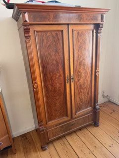 antike Gründerzeit-Kleiderschrank aus Nussbaumholz -Preis VB