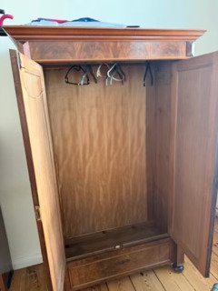 antike Gründerzeit-Kleiderschrank aus Nussbaumholz -Preis VB