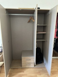 Kleiderschrank mit Spiegel