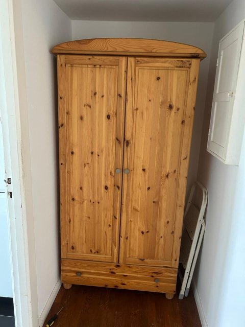 Massivholz Kleiderschrank aus Kiefernholz