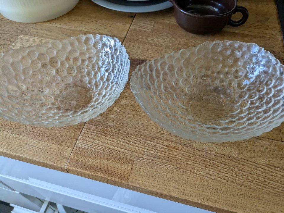 Schönes Vintage Glas-Geschirr Set | Strukturglas (Teller & Schalen)